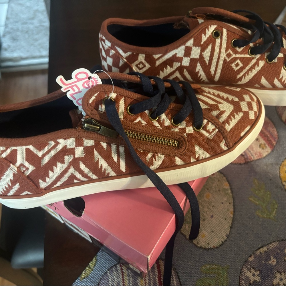 Gotta Flurt Brown and White Patterned Sneakers